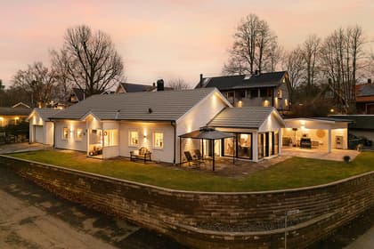 Bredgatan 9, Sjörröd