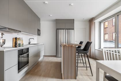 Lasarettsgatan 12, Väster