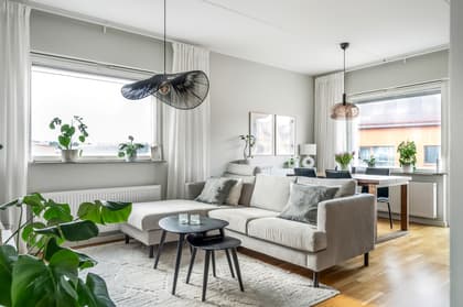 Hjälmvägen 13, Segeltorp