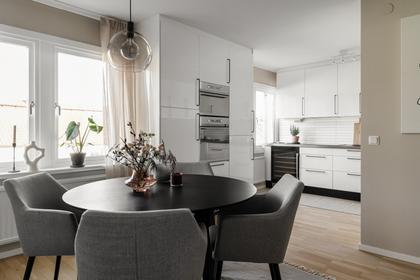 Baazgatan 28, Innerstaden