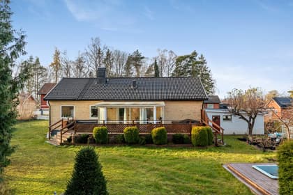 Tibastvägen 14, Lövstalöt