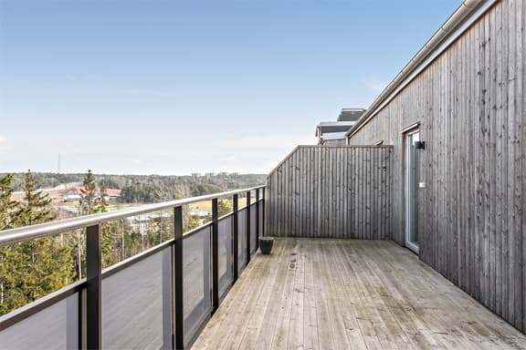 Femstenavägen 11, Upplands-Bro