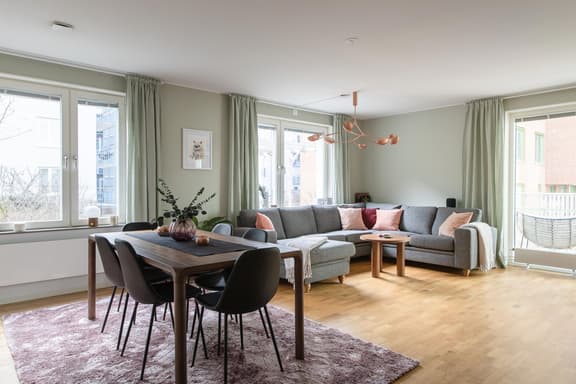 Mittfältsgatan 9, Solna