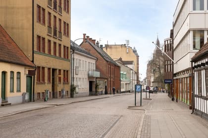 Bredgatan 20A, Centrum