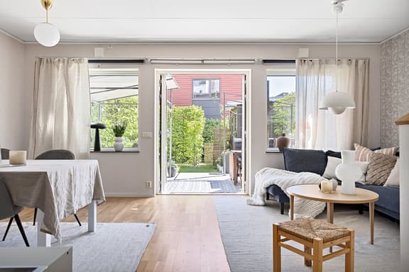 Mor Charlottas väg 12, Kungsbacka