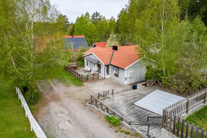 Nodéns väg 12, Lugnet