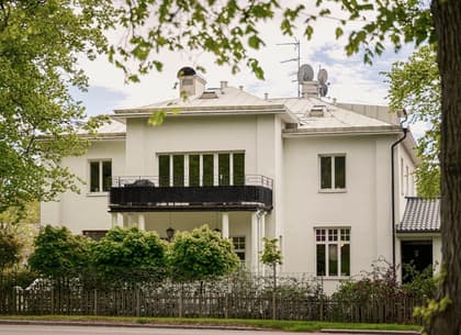 Bäckeliden 1B, Centrum