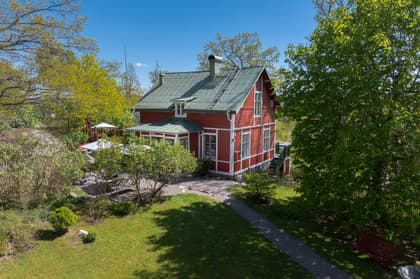 Lännersta Gårds väg 11, Södra Lännersta