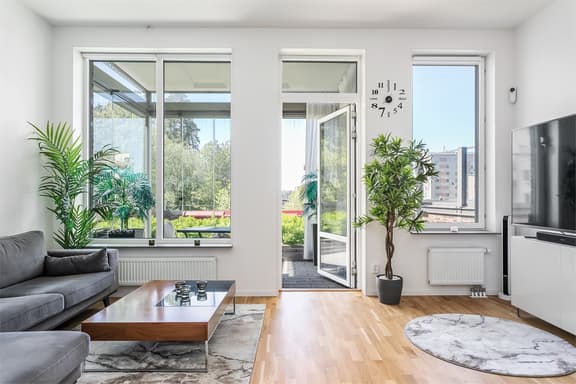 Fabriksvägen 8, Järfälla