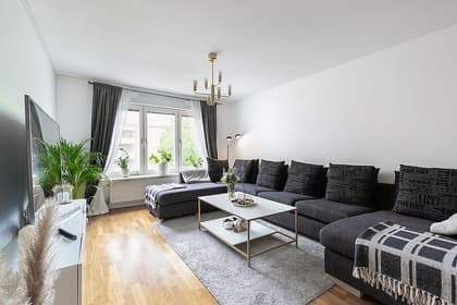 Tre Källors väg 19, Hallunda