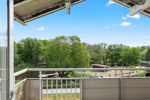 Slussbrovägen 14, Österåker