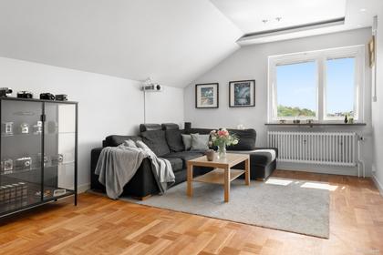 Regeringsgatan 28, Centrala