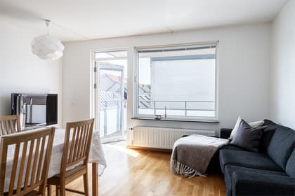 Bredgatan 18B, Centrum