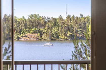 Tollareslingan 12, Tollare