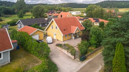 Marmorvägen 11, Hölö