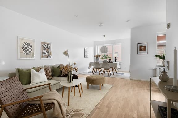 Cv-gatan 99, Örebro