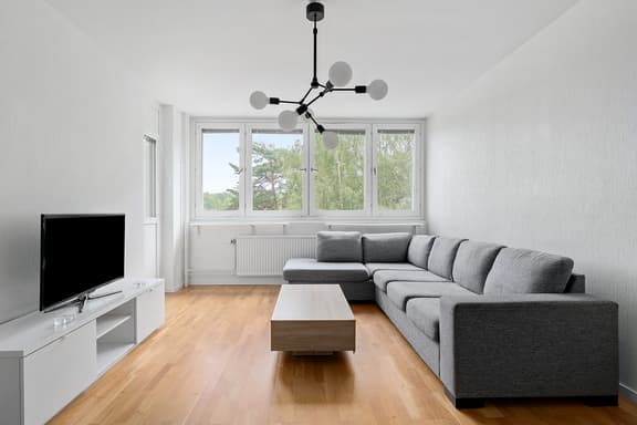 Elsarostigen 6, Södertälje