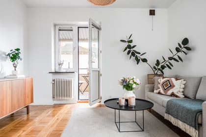 Vitemöllegatan 4H, Nobeltorget