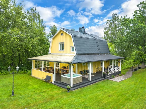 Hovsmedsvägen 8, Timrå