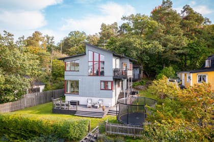 Saturnusvägen 9, Österskär