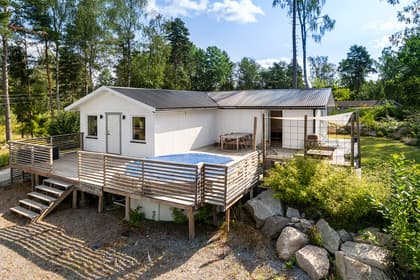 Båtsmansgärdet 19, Roslagsbro