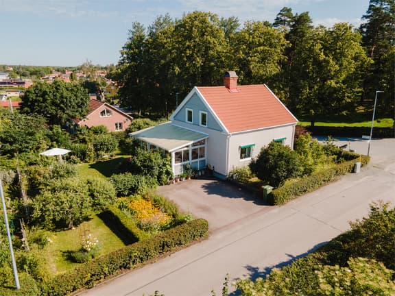 Hälltorpsvägen 12, Västerås