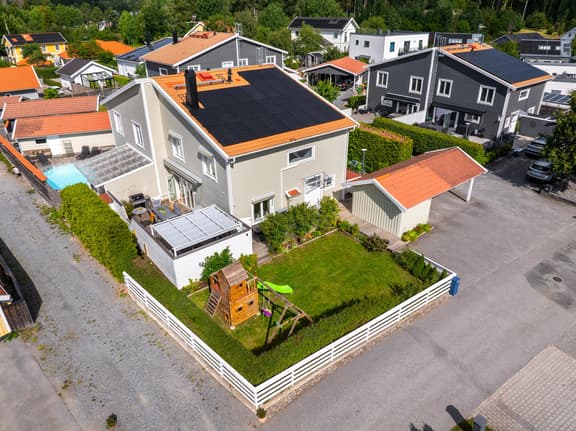 Barrstigen 11, Upplands Väsby