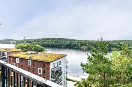 Tollareslingan 8, Tollare