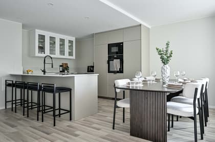 Tegelstigen 1, Lina Hage