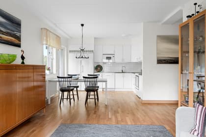 Slipar-Lasses gata 5, Fanna