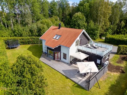 Violvägen 6, Lövstalöt