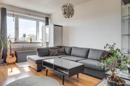 Saarisvägen 4B, Midhem