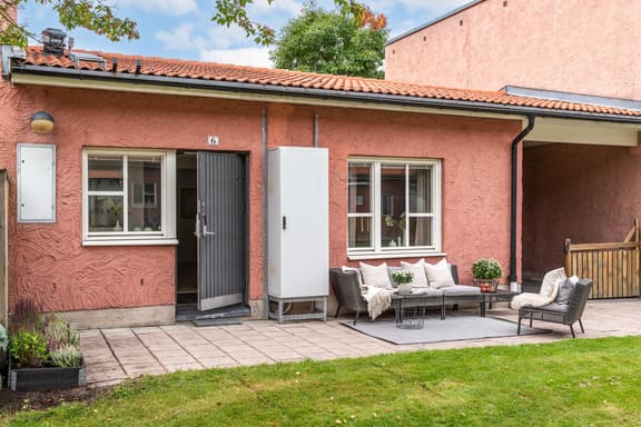 Travgatan 6, Upplands Väsby