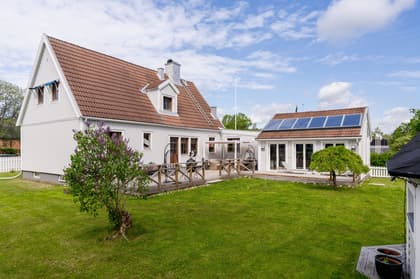 Västra Ringvägen 7, Villastaden