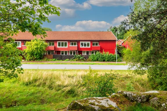 Slussbrovägen 13, Österåker