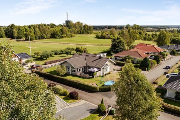 Ensittarvägen 8, Skara