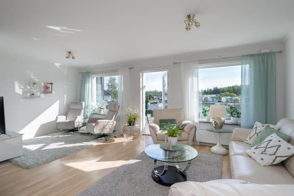 Frisells Backe 8, Upplands Väsby