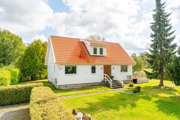 Hellstenitorpsvägen 31, Skara