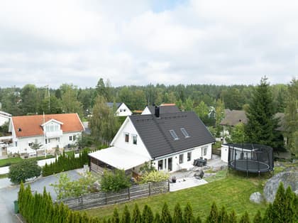 Lidvägen 32B, Trollbäcken