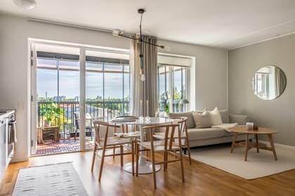 Äppelblomsgatan 3, Väster