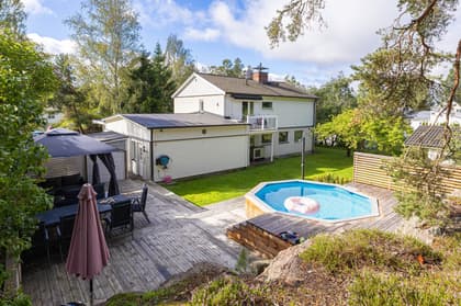 Sandavägen 37, Odenslunda