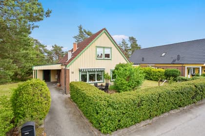 Gulmåravägen 23, Sjukyrkoberget