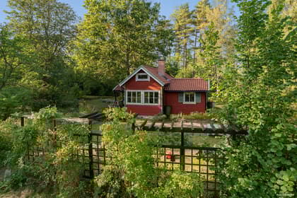 Västergårdsbacken 4, Sättra