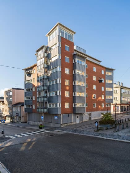 Köpmangatan 1, Centrum