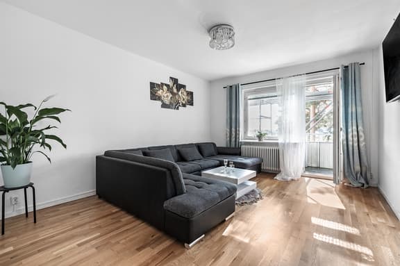 Trehörningen 13, Järfälla