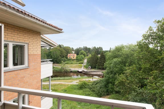 Slussbrovägen 10, Österåker