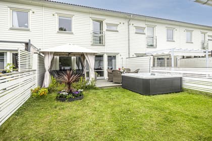 Dvärgsångarvägen 9, Borsökna