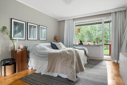 Fornminnesvägen 21, Centrum