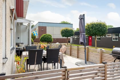 Löpargatan 46B, Väster