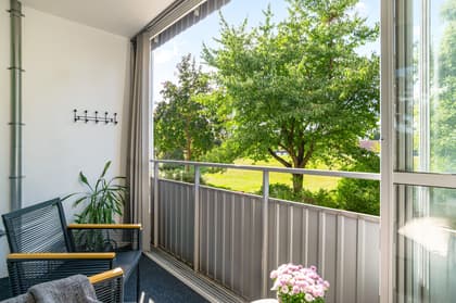 Segergatan 8C, Väster